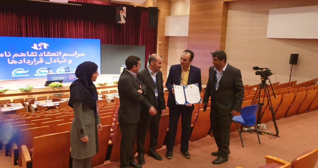 امضای تفاهم نامه پتروشیمی بندر امام با شرکت مهندسی تهران دلیک